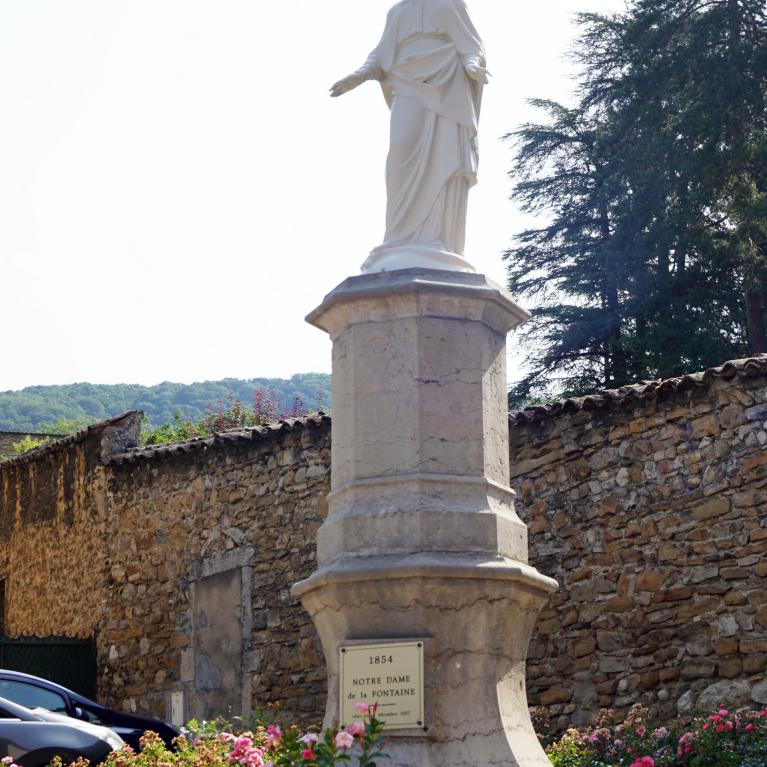 Statue Notre Dame de la Fontaine