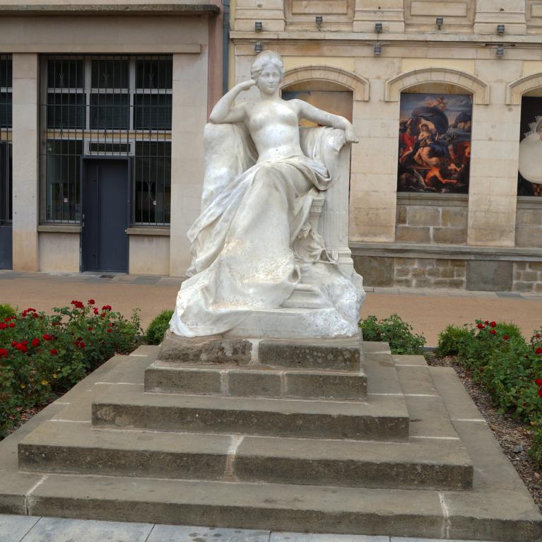 Statue Helena