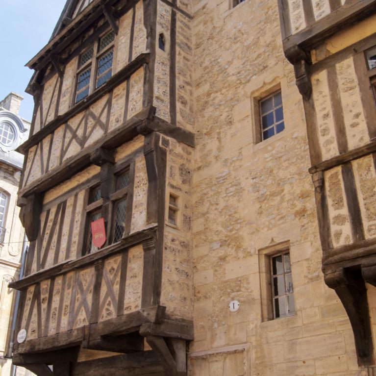 Maison à pans de bois de la rue des Cuisiniers