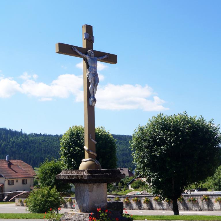Croix de pierre