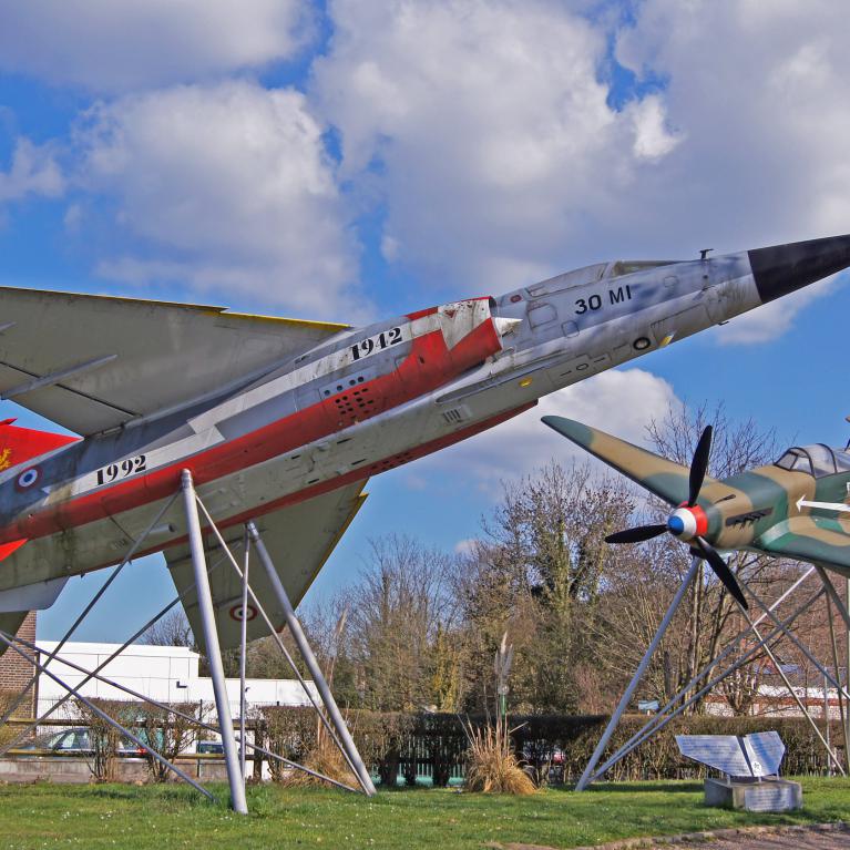 Avions