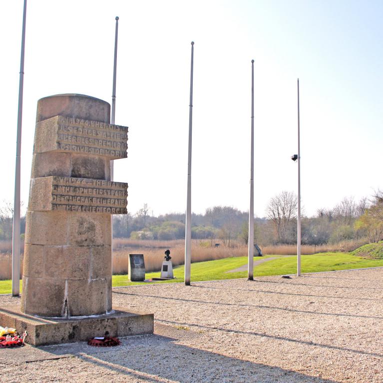 Monument Signal