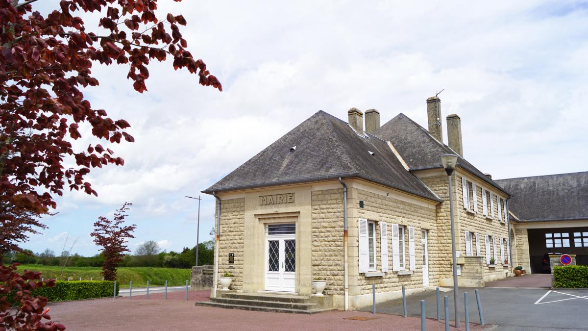 Formigny-Mairie.JPG