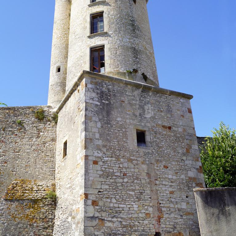 Tour du château