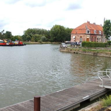 Halte fluviale