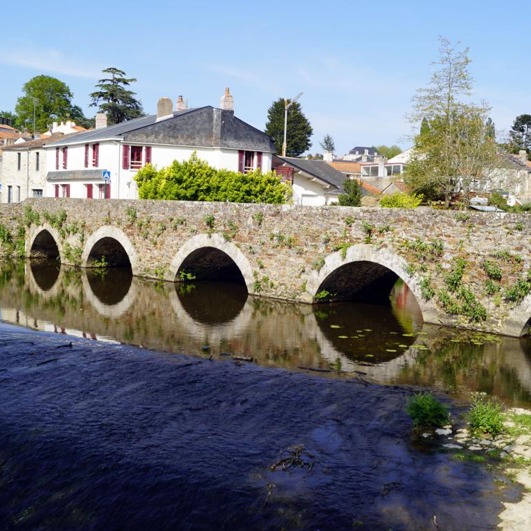 Vieux pont sur la Boulogne