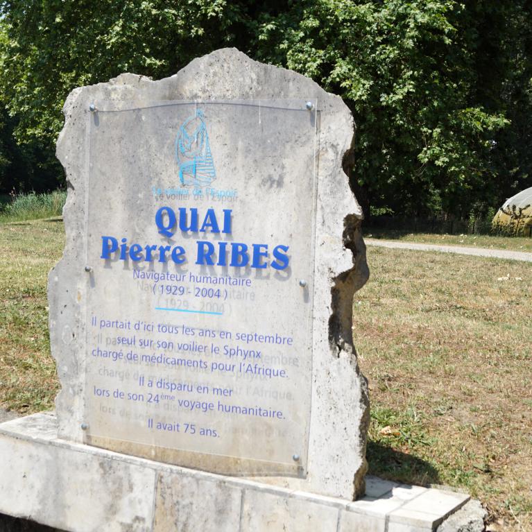 Stèle P. Ribes