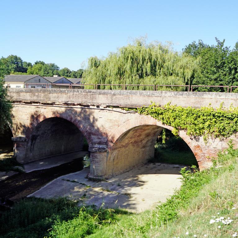 Pont sur le ruisseau de Tessonne