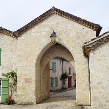 Porte du village