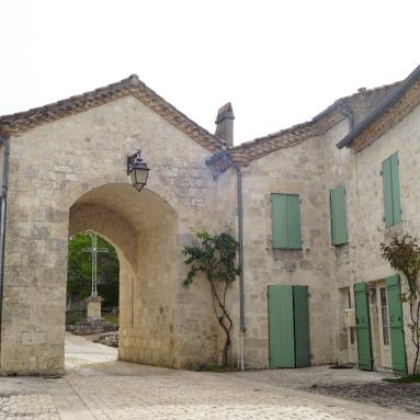 Porte du village