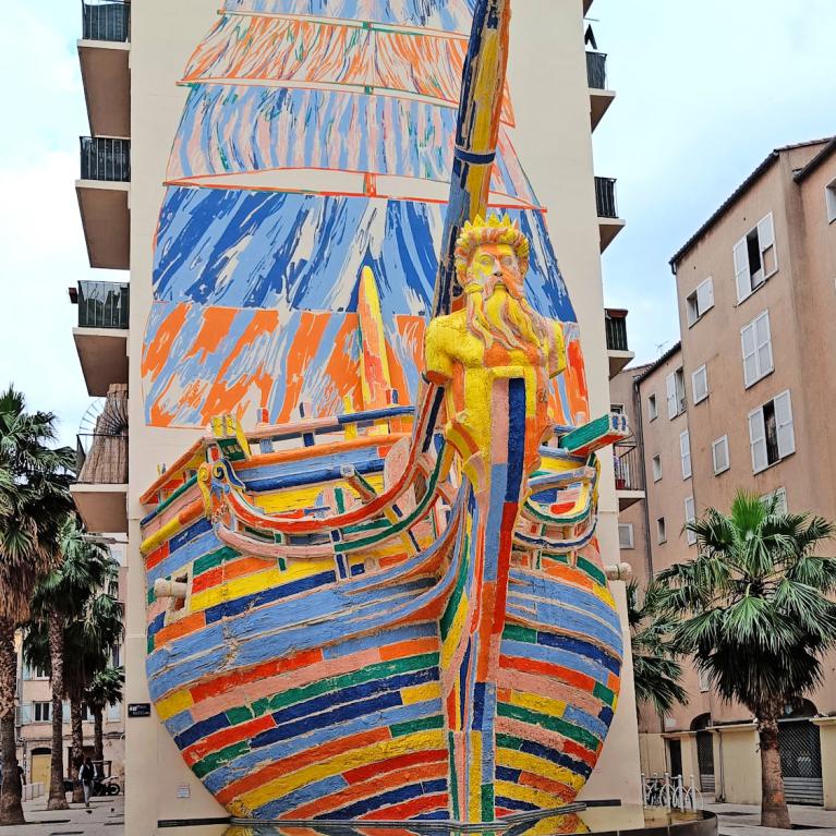 Bateau sculpture