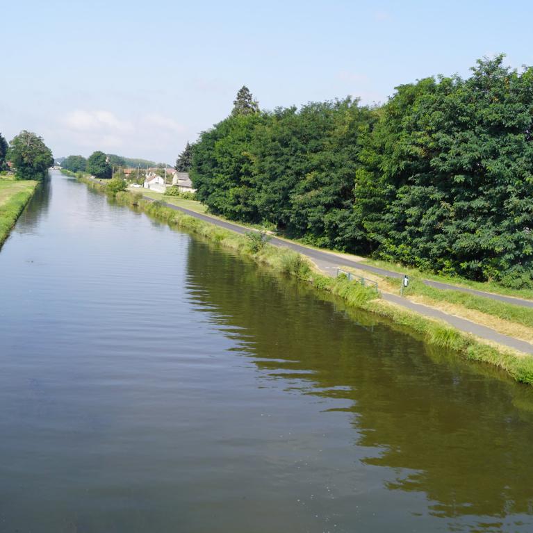 Canal latéral à la Loire